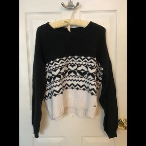 Hollister Black & White Patterned Knit Sweater — Small